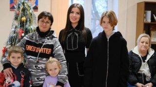 Депутат ЗСК Галина Головченко передала подарки ребятам из многодетных, малоимущих семей и детям-инвалидам