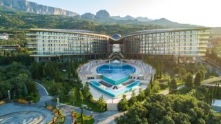 Премиальные отели и строительство канатной дороги: курорт Mriya Resort & SPA в Крыму готовится к юбилею