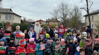 В 38 избирательном округе Краснодара Ольга и Сергей Сень, основатели компании SV Design, помогли провести 10 праздник