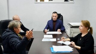 Дороги, ремонты и ЖКХ: жители Сочи просят депутата ЗСК решить насущные проблемы