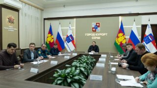 Глава Сочи в период непогоды поручил усилить работу всех служб
