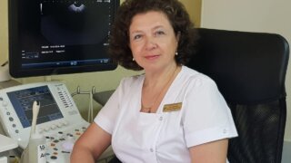 Отличница, врач высшей квалификации и многодетная мама