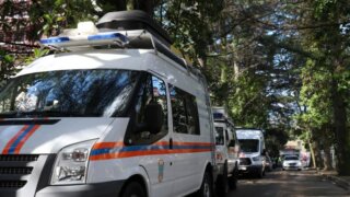 Спасатели МЧС помогли собаке и ее хозяину выбраться из колодца, но животное погибло (ВИДЕО)