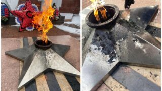 Полиция в Тимашевске ищет хулиганов, спаливших траурный венок в «Вечном огне»