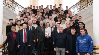 Легендарный футбольный тренер Валерий Газзаев приехал в Краснодар