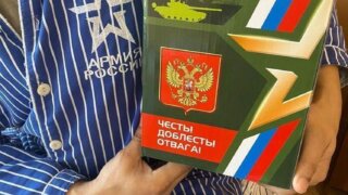 Об отправке груза для военнослужащих в госпиталь ВМФ рассказала депутат Анна Невзорова