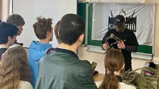 Для краснодарских студентов провели лекцию о начальной военной подготовке