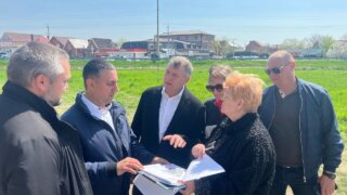 Депутат ЗСК Игорь Брагарник с коллегой из гордумы провели выездное совещание в хуторе Ленина