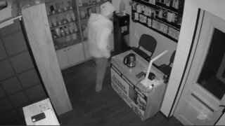 Житель Сочи замаскировался под «невидимку» и похитил телефоны на 300 тыс. рублей