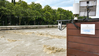 В Сочи из-за непогоды возможен подъем уровня воды в реках