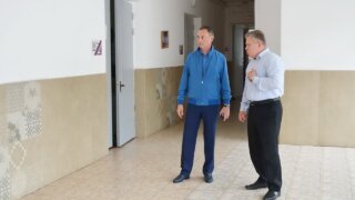 Депутат ЗСК Тепляков предложил выделить из бюджета края 1,4 млн руб. для помощи гимназии и детсаду