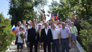 Депутат ЗСК Игорь Брагарник возложил цветы к военным памятникам в День памяти и скорби