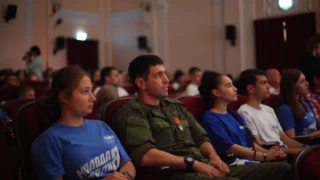 Молодогвардейцы Краснодара помогли организовать встречу с писателем