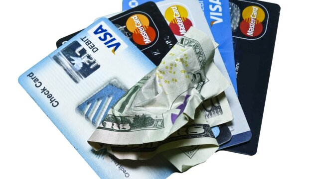 Российские банки начнут останавливать денежные переводы клиентов