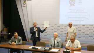 Депутат Госдумы Эдуард Кузнецов поздравил выпускников РАНХиГС с завершением обучения.