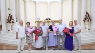 Депутат ЗСК Лобачев поздравил семейные пары Краснодара с юбилеем совместной жизни