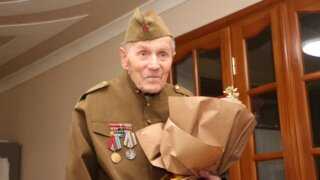 Житель станицы Полтавской Иван Юшин отмечает 102-й день рождения