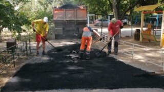Депутаты гордумы Краснодара помогли жителям Прикубанского округа с ремонтом асфальта