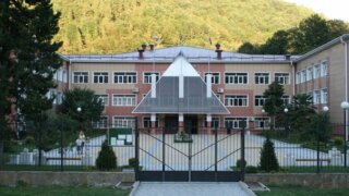 Депутат ЗСК Иванчикова участвует в акции «Собери ребенка в школу»