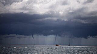 Спасатели предупредили кубанцев о мощных ливнях с ветром до 23 м\с