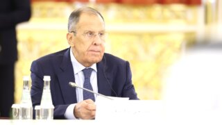 Лавров прибыл в Сочи для участия в заседании клуба «Валдай»