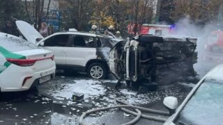 Пьяный лихач на иномарке сжег 5 автомобилей в одном из дворов Краснодара