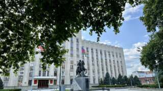 На Кубани вводят запрет на работу иностранцев по патентам во всех сферах экономической деятельности