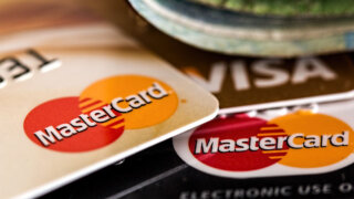 Жителей Кубани предупредили о новой схеме мошенничества с картами Visa и Mastercard