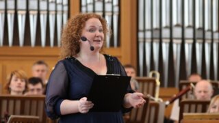 Елена ЕСИПОВА: «Люди без чувства юмора в театр не ходят»