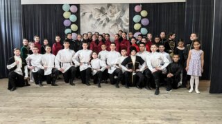 Депутат кубанского парламента Вероника Иванчикова помогла ансамблю танца из Сочи поехать на международный фестиваль