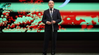 Юрий Бурлачко поздравил кубанских женщин с Международным женским днём