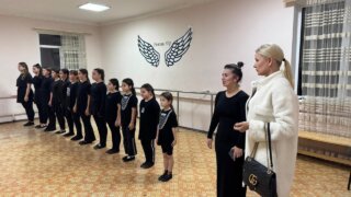 Депутат ЗСК Вероника Иванчикова провела рабочую встречу в СДК села Верхнеармянское Лоо