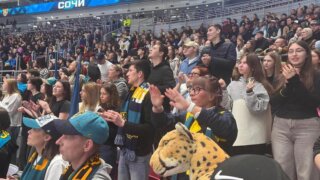При поддержке депутата ЗСК Анны Невзоровой более 20 школьников посетили заключительный матч сезона ХК «Сочи»