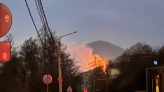 Для борьбы с лесным пожаром на горе Кума в Сочинском нацпарке задействован вертолет