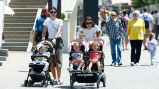 На Кубани свыше 5,6 тысячи работающих родителей получают пособие по уходу за ребенком до полутора лет