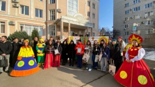 В Краснодарском кооперативном институте прошел фестиваль “Масленица в лучших традициях”