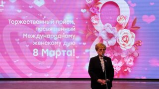 Краснодарские депутаты подарили праздник весны активисткам Карасунского округа