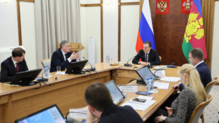 Губернатор: На сегодняшний день в зоне ЧС в Анапе работают 1,7 тысячи человек