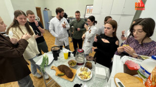 В КубГМУ ко Дню Победы прошел мастер-класс «Полевая кухня»