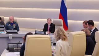 Вице-премьер Виталий Савельев провел заседание правительственной комиссии для координации работ по ликвидации последствий крушения танкеров в Керченском проливе