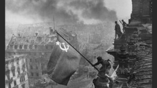 В Краснодаре откроется выставка работ фотографа Победы Евгения Халдея