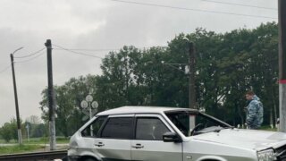 На Кубани водитель погиб после столкновения с пассажирским поездом