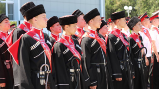 В школах и казачьих кадетских корпусах Краснодарского края провели праздник последнего звонка
