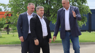 Александр Власов осмотрел спортобъекты в Гулькевичском районе
