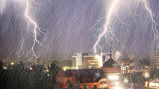 На Кубань надвигаются ливни с грозой и градом