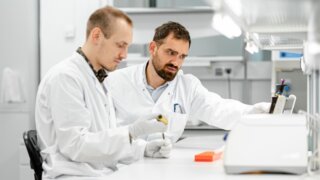 Новый метод терапии рака изобретают в Сириусе
