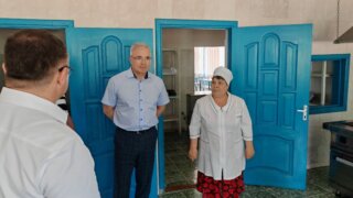 Депутат Госдумы Эдуард Кузнецов проверил условия отдыха детей в кубанском лагере «Колосок»