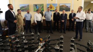 Парламентарии отправили партию беспилотной техники бойцам в ДНР