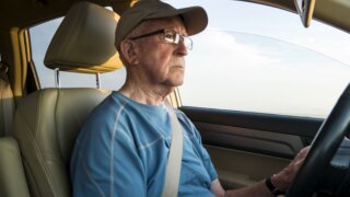 В России хотят ужесточить правила допуска людей старше 60 лет к вождению