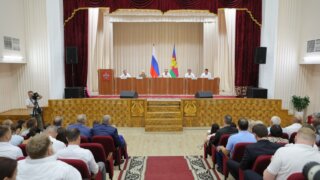 По поручению губернатора в Красноармейском районе отремонтируют дороги и благоустроят парковку